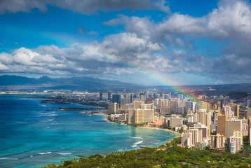 Wandcirkels plexiglas Regenboog boven de skyline van Hawaï © Mike Liu