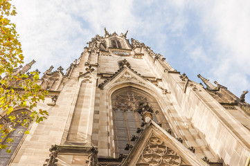 Obraz premium Basel, historische Altstadt, Elisabethenkirche, Herbst, Schweiz
