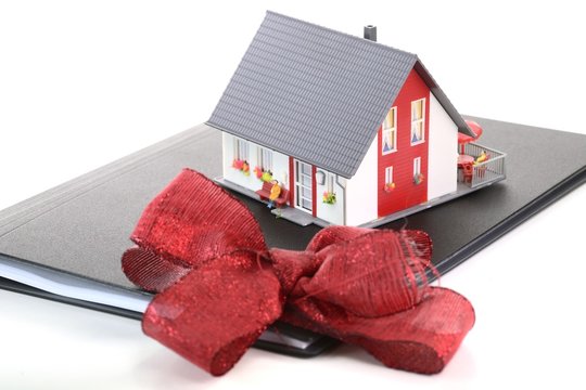 Haus oder Grundst&uuml;ck als Geschenk Bausparvertrag