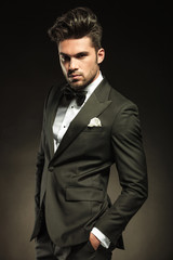 Fototapeta premium business man holding his hands in pocket.