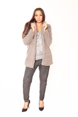 Frau trägt Wollmantel