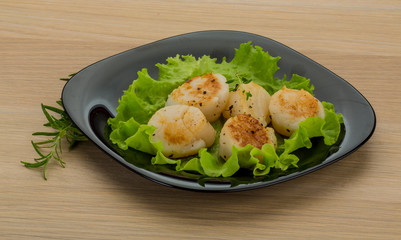 Grilled scallops