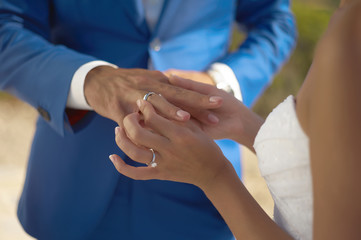 Obraz na płótnie Canvas Exchange of wedding rings