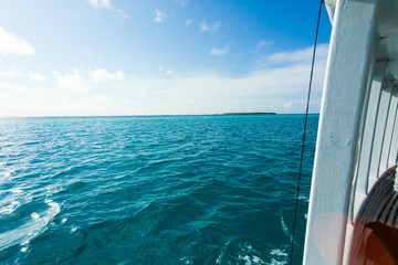 Rest in Paradise - Malediven - Bootsfahrt im türkisen Meer