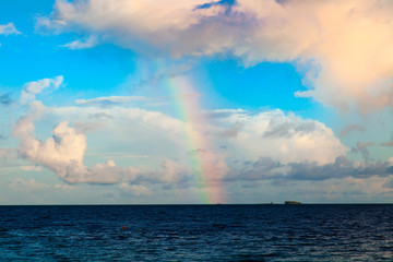 Naklejka na ściany i meble Rest in Paradise - Malediven - Regenbogen, Himmel und Strand