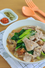 RADNA MOO (Thai food)