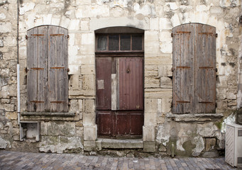 dilapidated houses beaucaire