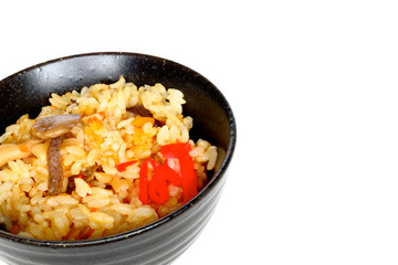 家庭のきのこご飯に紅ショウガ