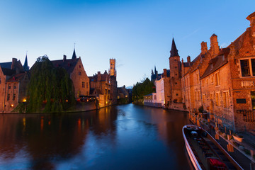 Fototapeta na wymiar night scene of Brugge