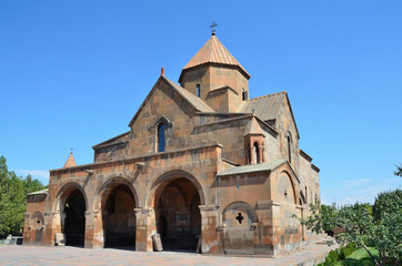 Fototapeta na wymiar Церковь Святой Гаянэ в Эчмиадзине