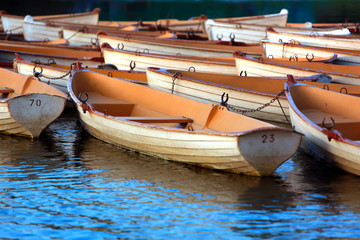 Obraz premium Old boats in the park harbor