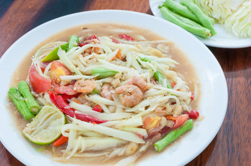 green papaya salad hot and spicy thai cuisine