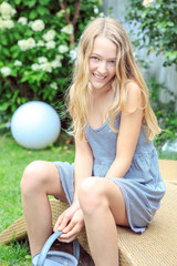 Obraz premium girl in the garden