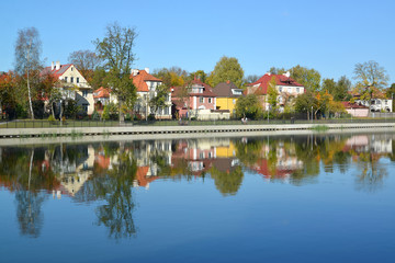 Fototapeta na wymiar Kaliningrad. Panorama of the autumn embankment of the Grain lake
