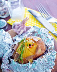 baked potatio in foil