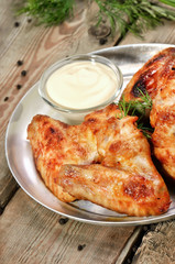 Chicken wings with sauce