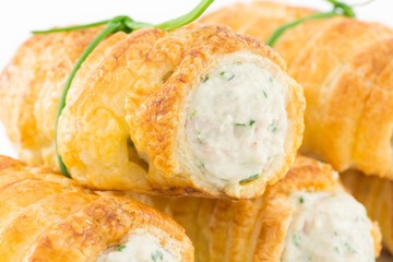 cannoli con mousse al prosciutto cotto e rucola