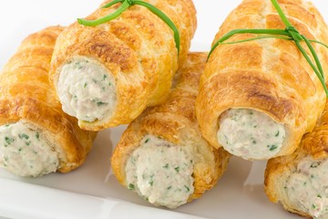 Cannoli with ham mousse and arugula