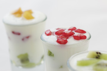 yogurt with fresh fruit