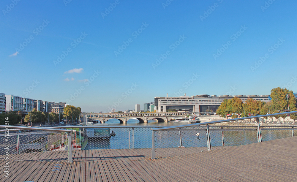 1000_F_72271314_KvIwoNbVLxOd7g37ET7NYnsh4aLR6mMH.jpg