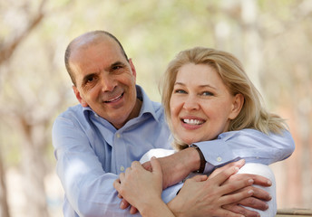 Obraz premium Mature couple in love outdoor