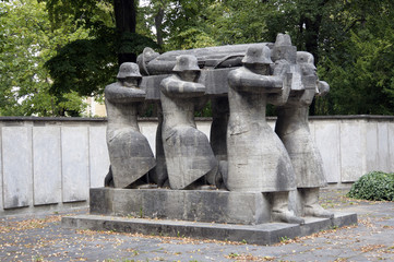 Kriegerdenkmal im Ringpark
