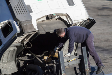 Meccanico automezzo commerciale
