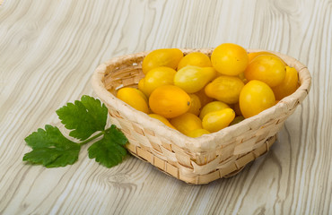 Yellow cherry tomatoes