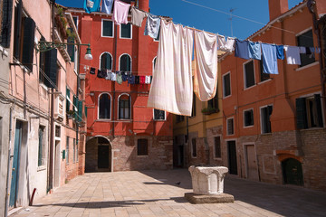 Zabytkowe kamienice Wenecja, Włochy. - obrazy, fototapety, plakaty
