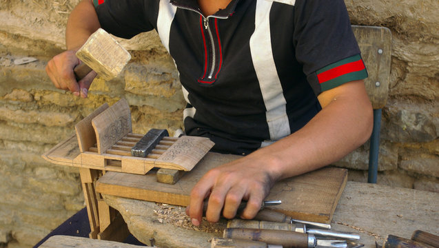 Travail du bois.