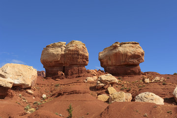 Fototapeta premium Twin Rocks Capitol Reef National Park