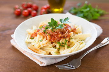 Strozzapreti con salsa di pomodoro, italian pasta