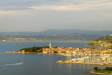  Panorama Isoli,kurort wypoczynkowy nad Adriatykiem © Mike Mareen