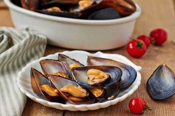 Cooked mussels