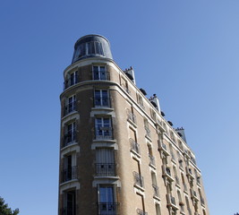 Fototapeta na wymiar Immeuble ancien à Boulogne