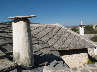 Cheminées et toitures en lauzes de Pocitelj, Bosnie