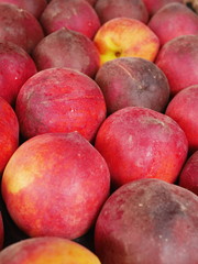 Peaches market organic