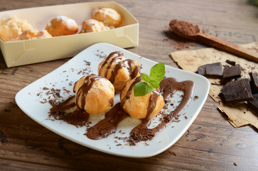 Profiteroles