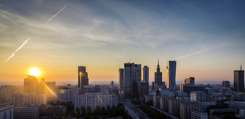Obraz premium Warszawa Śródmieście wschód słońca widok z lotu ptaka, Polska