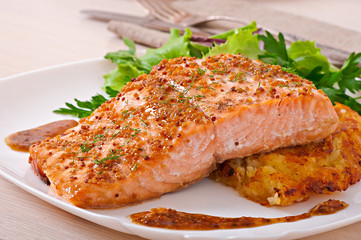 Baked salmon with honey-mustard sauce and potato gratin