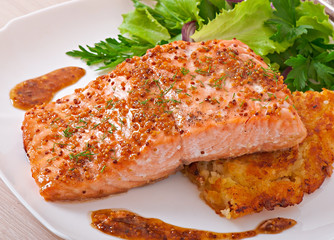Baked salmon with honey-mustard sauce and potato gratin