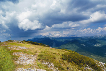 Fototapeta na wymiar Berglandschaft mit dramatischem Himmel