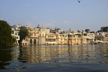 Fototapeta premium Promenade en bateau sur le lac Pichola (Udaipur)