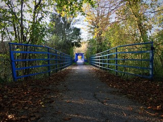 Blaue Brücke über die Loisach nahe Wolfratshausen