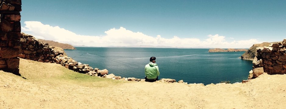lonly boy at titicaca lacke