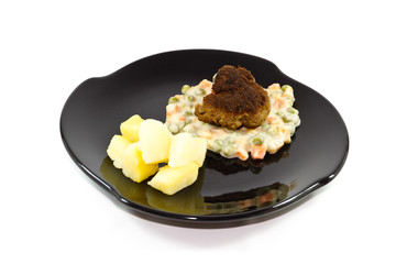 Frische Frikadelle mit Rahmgemüse und Kartoffeln