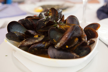 Mussels cooked in vine