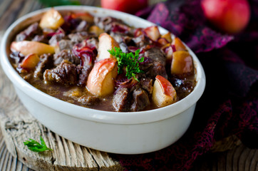 Beef baked with apples