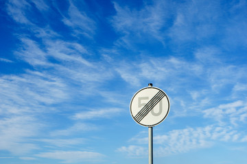 end of speed limit 50 sign (1) - obrazy, fototapety, plakaty