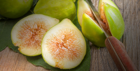 figs sliced